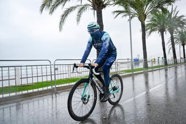 Paris Nice 2026 Stage 7 AURON, FRANCE - MARCH 14 : Caruso Damiano (ITA) of Bahrain - Victorious before the start of the race during stage 7 of the 84th edition of Paris - Nice an UCI World Tour 2.UWT cycling road race stage for Men Elite of 138.7 km with start in Nice and finish in Auron on March 14, 2026 in Auron, France, 14 03 2026 ( Motordriver Guy De Vuyst - Auron France  Copyright: xNicoxVereeckenx