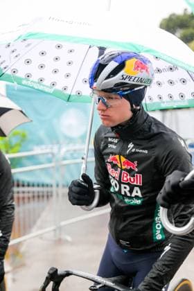 Picture shows the extreme rain conditions pictured before the start of the seventh stage of the 84th edition of the Paris-Nice cycling race, from Nice to Isola (120,4 km), on Saturday 14 March 2026. DAVIDxPINTENS  x167433614x