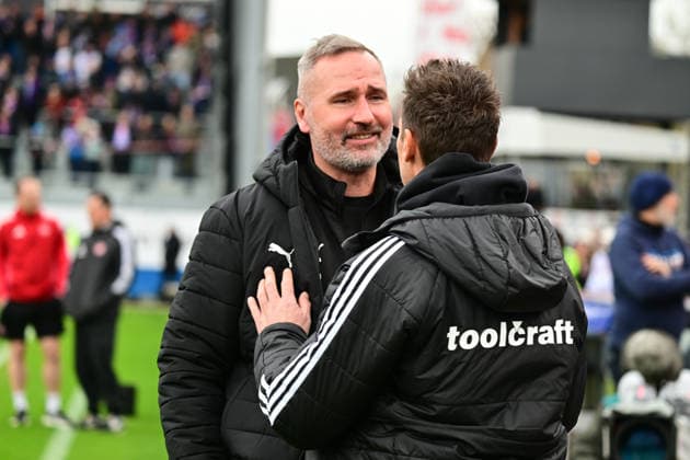 14.03.2026, Fußball, Herren, 2.BL (Bundesliga), Saison 2025 2026, Holstein Kiel - 1. FC Nürnberg, 26. Spieltag Trainer Tim Walter (Kiel) begrüßt seinen Trainerkollegen Miroslav Klose (Nürnberg) Kiel, Holstein-Stadion Holstein-Stadion Schleswig-Holstein Deutschland