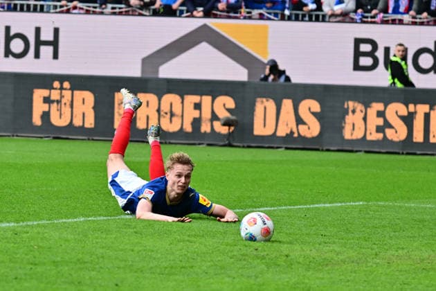 14.03.2026, Fußball, Herren, 2.BL (Bundesliga), Saison 2025 2026, Holstein Kiel - 1. FC Nürnberg, 26. Spieltag Kasper Davidsen erzielt den 2:2 Ausgleich für Holstein Kiel und Jubelt Kiel, Holstein-Stadion Holstein-Stadion Schleswig-Holstein Deutschland