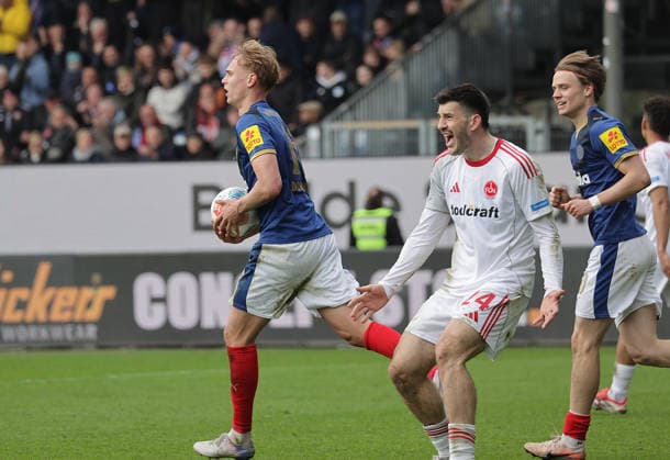Torjubel 2-2 Kasper Davidsen (Holstein Kiel) Fussball, Herren, Saison 2025 2026, 2.BL, Holstein Stadion, Holstein Kiel gegen 1.FC Nuernberg DFL REGULATIONS PROHIBIT ANY USE OF PHOTOGRAPHS AS IMAGE SEQUENCES AND OR QUASI-VIDEO.