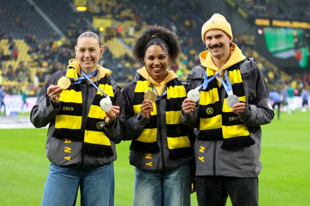 Laura Nolte, Deborah Levi, Axel Jungk GER, Borussia Dortmund gegen FC Augsburg, Fussball, 1.Liga, 26.Spieltag, Spielzeit 2025 2026, 14.03.2026 DFL REGULATIONS PROHIBIT ANY USE OF PHOTOGRAPHS AS IMAGE SEQUENCES AND OR QUASI-VIDEO GER, Borussia Dortmund gegen FC Augsburg, Fussball, 1.Liga, 26.Spieltag, Spielzeit 2025 2026, 14.03.2026 Dortmund *** Laura Nolte, Deborah Levi, Axel Jungk GER, Borussia Dortmund vs FC Augsburg, Football, 1 Liga, Matchday 26, Season 2025 2026, 14 03 2026 DFL REGULATIONS PROHIBIT ANY USE OF PHOTOGRAPHS AS IMAGE SEQUENCES AND OR QUASI VIDEO GER, Borussia Dortmund vs FC Augsburg, Football, 1 Liga, Matchday 26, Season 2025 2026, 14 03 2026 Dortmund Copyright: xEibner-Pressefoto FrankxZeisingx EP_FZG