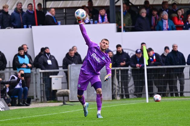 14.03.2026, Fußball, Herren, 2.BL (Bundesliga), Saison 2025 2026, Holstein Kiel - 1. FC Nürnberg, 26. Spieltag Torwart Timon Weiner (Kiel) Kiel, Holstein-Stadion Holstein-Stadion Schleswig-Holstein Deutschland