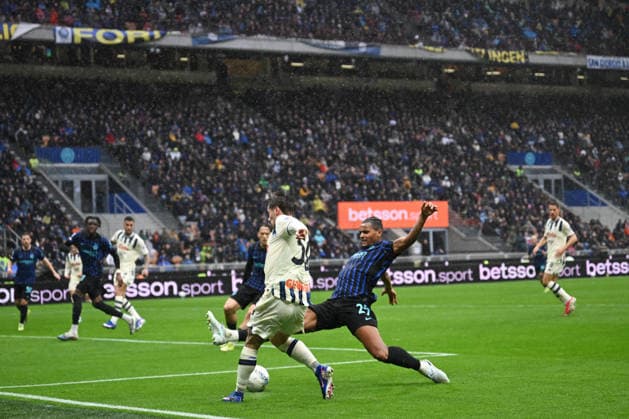 Manuel Akanji of FC Inter in action during the Italian Serie A football match between Inter FC Internazionale and Atalanta BC on on 14 of March 2026 at Giuseppe Meazza San Siro Siro stadium in Milan, Italy. Photo Tiziano Ballabio  Copyright: xTizianoxBallabio IPAxSportx xipa-agency.netx xx IPA_72860992 IPA_Agency_IPA72860992