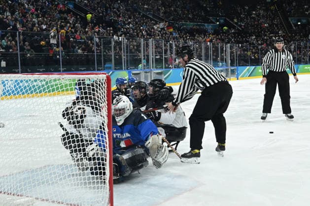 Para Ice hockey, Eishockey - Millano Cortina 2026 Winter Paralympics: Day 8 Para Ice Hockey - Milano Cortina 2026 Winter Paralympics: Day 8 MILANO SANTAGIULIA ICE HOCKEY ARENA MILANO, ITALY - MARCH 14: Classification Game 5th place Italy- Germany Goal by HERING Bernhard (No. 43, Athlet, Forward, 20.02.1992, Club Dresdner Eisloewen) (Photo by RALF KUCKUCK) Copyright 2026 Ralf Kuckuck