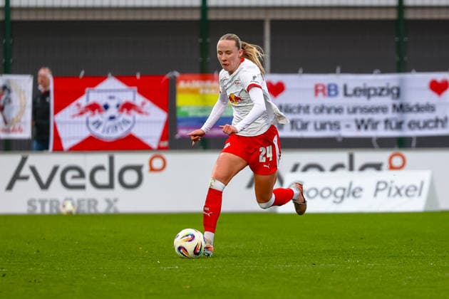 Nikoline Dudek (RB Leipzig Frauen, 24) am Ball, RB Leipzig Frauen vs. 1. FC Union Berlin Frauen, Fussball, Google Pixel Frauen-Bundesliga, 20. Spieltag, Saison 2025 2026, 14.03.2026 ,¨ DFL REGULATIONS PROHIBIT ANY USE OF PHOTOGRAPHS AS IMAGE SEQUENCES AND OR QUASI-VIDEO,¨ RB Leipzig Frauen vs. 1. FC Union Berlin Frauen, Fussball, Google Pixel Frauen-Bundesliga, 20. Spieltag, Saison 2025 2026, 14.03.2026 Leipzig Copyright: xEibner-Pressefoto LauraxRoemerx EP_LRR