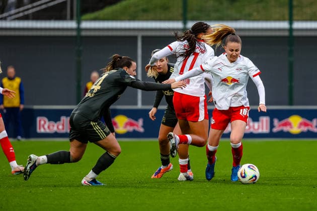 Annabel Schasching (RB Leipzig Frauen, 16) Zweikampf, Duell, Kampf Hannah Eurlings (1. FC Union Berlin Frauen, 14) am Ball, RB Leipzig Frauen vs. 1. FC Union Berlin Frauen, Fussball, Google Pixel Frauen-Bundesliga, 20. Spieltag, Saison 2025 2026, 14.03.2026 ,¨ DFL REGULATIONS PROHIBIT ANY USE OF PHOTOGRAPHS AS IMAGE SEQUENCES AND OR QUASI-VIDEO,¨ RB Leipzig Frauen vs. 1. FC Union Berlin Frauen, Fussball, Google Pixel Frauen-Bundesliga, 20. Spieltag, Saison 2025 2026, 14.03.2026 Leipzig Copyright: xEibner-Pressefoto LauraxRoemerx EP_LRR