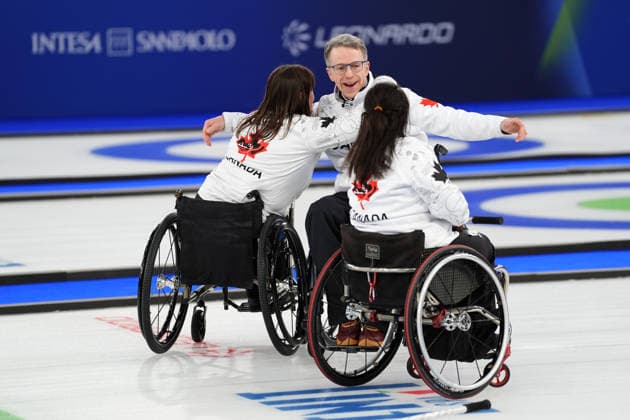 CORTINA, ITALIEN 20260314 Kanada vinner guld efter segern mot Kina i finalen i mixed curling i Paralympics pa Cortina Curling Olympic Stadium. *** Bilden ingar i SPORTPAKET. För övriga BETALBILD *** CORTINA ITALIEN x9200x *** CORTINA, ITALY 20260314 Canada wins gold after defeating China in the mixed curling final at the Paralympics at the Cortina Curling Olympic Stadium Picture in SPORTS PACKAGE For others PAY PICTURE CORTINA ITALY x9200x  Copyright: xBjörnxLarssonxRosvall TTx PARALYMPICS 2026 CURLING FINAL