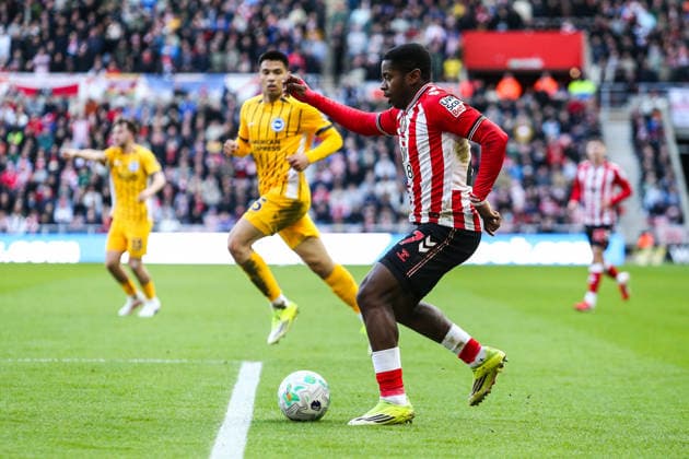 Sunderland v Brighton & Hove Albion, Premier League Noah Sadiki of Sunderland breaks with the ball during the Sunderland v Brighton & Hove Albion Premier League match at the Stadium of Light, Sunderland, England on 14 March 2026 Credit: Richard Bierton Every Second Media Editorial use only. All images are copyright Every Second Media Limited. No images may be reproduced without prior permission. All rights reserved. Premier League and Football League images are subject to licensing agreements with Football DataCo Limited. see https: www.football-dataco.com Copyright: xIMAGO EveryxSecondxMediax ESM-1858-0026 RichardxBiertonx xEveryxSecondxMediax