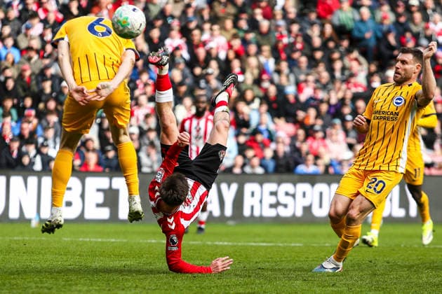 Sunderland v Brighton & Hove Albion, Premier League Chris Rigg of Sunderland attempts overhead kick during the Sunderland v Brighton & Hove Albion Premier League match at the Stadium of Light, Sunderland, England on 14 March 2026 Credit: Richard Bierton Every Second Media Editorial use only. All images are copyright Every Second Media Limited. No images may be reproduced without prior permission. All rights reserved. Premier League and Football League images are subject to licensing agreements with Football DataCo Limited. see https: www.football-dataco.com Copyright: xIMAGO EveryxSecondxMediax ESM-1858-0028 RichardxBiertonx xEveryxSecondxMediax
