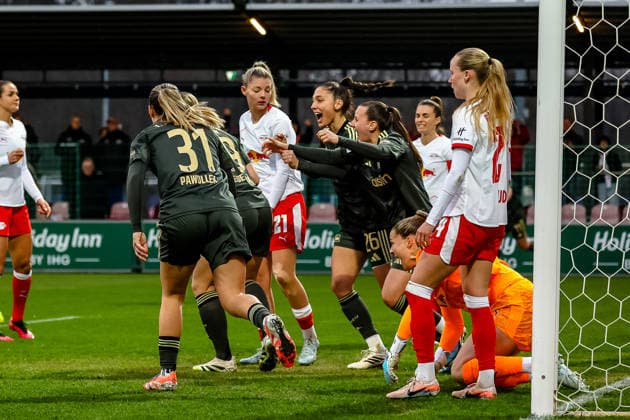 Tanja Pawollek (1. FC Union Berlin Frauen, 31), Samantha Steuerwald (1. FC Union Berlin Frauen, 19), Amber Tysiak (1. FC Union Berlin Frauen, 26) Jubel, Torjubel, jubelt ueber Tor zum 2:2, RB Leipzig Frauen vs. 1. FC Union Berlin Frauen, Fussball, Google Pixel Frauen-Bundesliga, 20. Spieltag, Saison 2025 2026, 14.03.2026 ,¨ DFL REGULATIONS PROHIBIT ANY USE OF PHOTOGRAPHS AS IMAGE SEQUENCES AND OR QUASI-VIDEO,¨ RB Leipzig Frauen vs. 1. FC Union Berlin Frauen, Fussball, Google Pixel Frauen-Bundesliga, 20. Spieltag, Saison 2025 2026, 14.03.2026 Leipzig Copyright: xEibner-Pressefoto LauraxRoemerx EP_LRR
