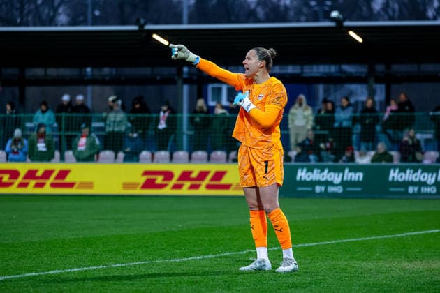 Elvira Herzog (RB Leipzig Frauen, 01) gibt Anweisungen, gestikuliert , RB Leipzig Frauen vs. 1. FC Union Berlin Frauen, Fussball, Google Pixel Frauen-Bundesliga, 20. Spieltag, Saison 2025 2026, 14.03.2026 ,¨ DFL REGULATIONS PROHIBIT ANY USE OF PHOTOGRAPHS AS IMAGE SEQUENCES AND OR QUASI-VIDEO,¨ RB Leipzig Frauen vs. 1. FC Union Berlin Frauen, Fussball, Google Pixel Frauen-Bundesliga, 20. Spieltag, Saison 2025 2026, 14.03.2026 Leipzig Copyright: xEibner-Pressefoto LauraxRoemerx EP_LRR