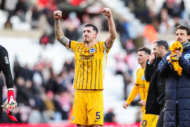 Sunderland v Brighton & Hove Albion, Premier League Lewis Dunk of Brighton & Hove Albion applauds the fans after the final whistle during the Sunderland v Brighton & Hove Albion Premier League match at the Stadium of Light, Sunderland, England on 14 March 2026 Credit: Richard Bierton Every Second Media Editorial use only. All images are copyright Every Second Media Limited. No images may be reproduced without prior permission. All rights reserved. Premier League and Football League images are subject to licensing agreements with Football DataCo Limited. see https: www.football-dataco.com Copyright: xIMAGO EveryxSecondxMediax ESM-1858-0049 RichardxBiertonx xEveryxSecondxMediax