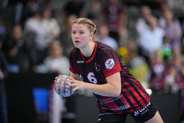 Szene mit 6; HSG Bensheim Auerbach Haushahn Final 4 1. Halbfinale Thüringer HC vs HSG Bensheim-Auerbach