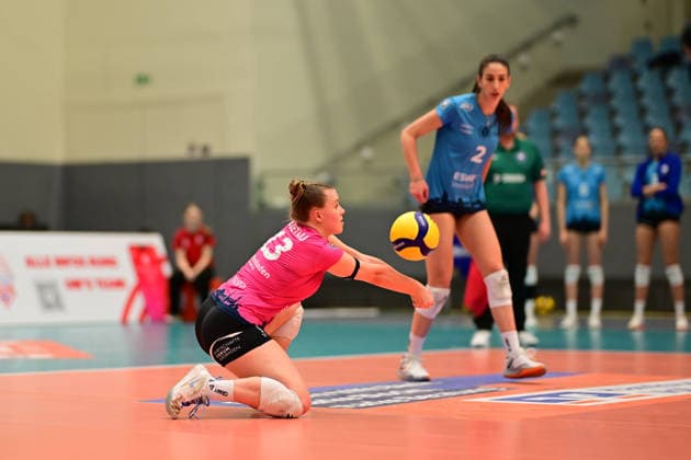 Volleyball I Frauen I Saison 2025-2026 I Bundesliga I Hauptrunde I ETV Hamburger Volksbank Volleys - VC Wiesbaden I 14.03.2026 Annahme Bietau, Lilly (13, VC Wiesbaden) Hamburg CU-Arena Hamburg Deutschland Copyright: xLobeca FelixxSchlikisx