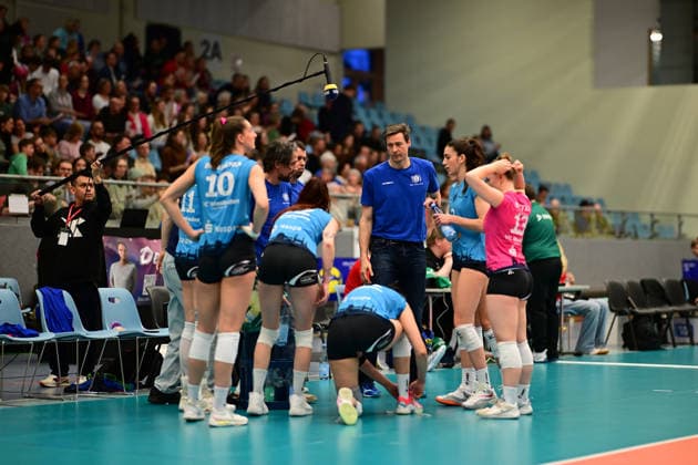 Volleyball I Frauen I Saison 2025-2026 I Bundesliga I Hauptrunde I ETV Hamburger Volksbank Volleys - VC Wiesbaden I 14.03.2026 VC Wiesbaden Frauen zusammen Hamburg CU-Arena Hamburg Deutschland Copyright: xLobeca FelixxSchlikisx