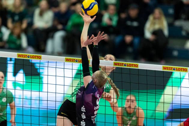 1. Volleyball Bundesliga Frauen: USC Münster vs. Schwarz-Weiss Erfurt; Münster; 14.03.2026 Diane Seybering ( 18; USC Münster) gegen Antonia Greskamp ( 9; Schwarz-Weiss Erfurt) 1. Volleyball Bundesliga Frauen: USC Münster vs. Schwarz-Weiss Erfurt; Sporthalle Berg Fidel; 14.03.2026 Copyright: xBEAUTIFULxSPORTS Duehringx