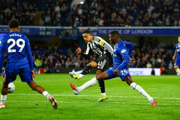 Chelsea v Newcastle United, Premier League Newcastle United midfielder Jacob Ramsey (41) shoots towards the goal during the Premier League match between Chelsea and Newcastle United at Stamford Bridge, London, UK on 14 March 2026. Editorial use only DataCo restrictions apply See www.football-dataco.com , Copyright: xNigelxKeenex PSI-23886-0069