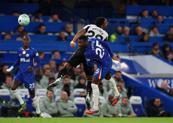 14th March 2026; Stamford Bridge, Chelsea, London, England: Premier League Football, Chelsea versus Newcastle United; Moises Caicedo of Chelsea under pressure from Joe Willock of Newcastle United  JPxFletcher Content restricted for UK based newspaper