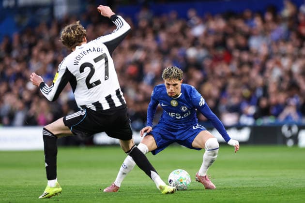 Chelsea v Newcastle United 14 March 2026, London - Premier League Football - Chelsea v Newcastle United - Alejandro Garnacho of Chelsea takes on Nick Woltemade of Newcastle United - Photo: Jacques Feeney Offside. London UK Copyright: xJacquesxFeeneyx xOffsidexOffside
