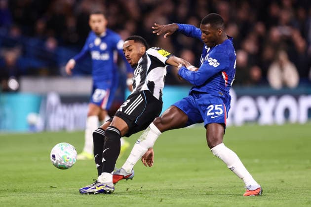 Chelsea v Newcastle United 14 March 2026, London - Premier League Football - Chelsea v Newcastle United - Joe Willock of Newcastle United and Moises Caicedo of Chelsea - Photo: Jacques Feeney Offside. London UK Copyright: xJacquesxFeeneyx xOffsidexOffside