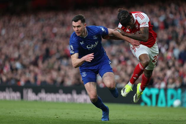 Arsenal v Everton 14 March 2026 London - Arsenal v Everton - Premier League football - Michael Keane of Everton challenges Noni Madueke of Arsenal - (Photo by Mark Leech). London UK Copyright: xMarkxLeechxOffside