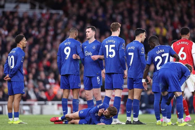14th March 2026; Emirates Stadium, London, England; Premier League Football, Arsenal versus Everton; Michael Keane of Everton receives instructions from goalkeeper Jordan Pickford of Everton to set up the defensive wall at an Arsenal free kick just outside the penalty area  KatiexChan Content restricted for UK based newspaper