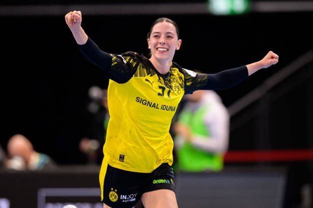 Handball: DHB-Pokal, Halbfinale, Borussia Dortmund - HSG Blomberg-Lippe Kelly Vollebregt (Dortmund) Jubel Freude Emotion Stuttgart Porsche Arena Baden-Württemberg Deutschland