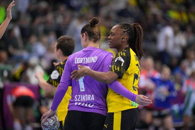 Szene mit Déborah Lassource (22; Borussia Dortmund) Haushahn Final4 2. Halbfinale Borussia Dortmund vs HSG Blomberg-Lippe