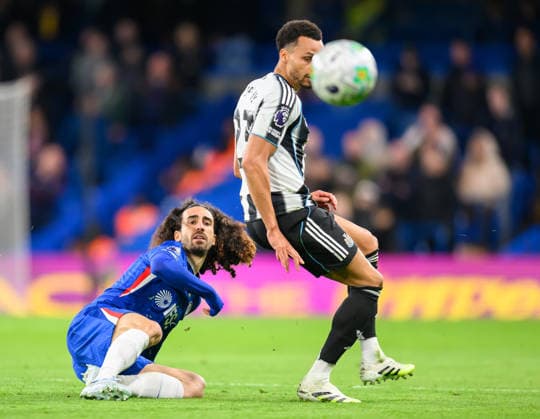 Chelsea v Newcastle United Premier League Marc Cucurella of Chelsea tackles Jacob Murphy of Newcastle United during the Premier League match at Stamford Bridge, London 14 03 2026 UK Newspapers OUT Copyright: xGraemexWilcocksonx FIL-23131-0061