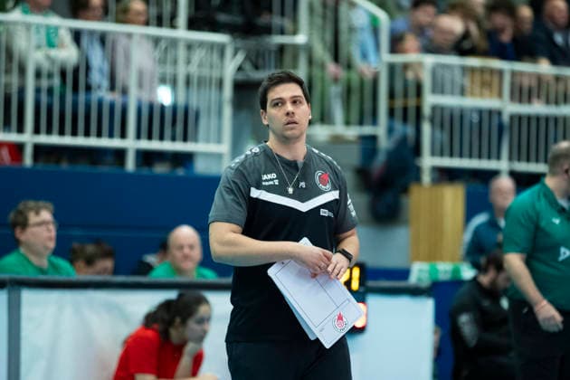 1. Volleyball Bundesliga Frauen: USC Münster vs. Schwarz-Weiss Erfurt; Münster; 14.03.2026 Paplo Sanchez (Trainer; Schwarz-Weiss Erfurt) 1. Volleyball Bundesliga Frauen: USC Münster vs. Schwarz-Weiss Erfurt; Sporthalle Berg Fidel; 14.03.2026 Copyright: xBEAUTIFULxSPORTS Duehringx