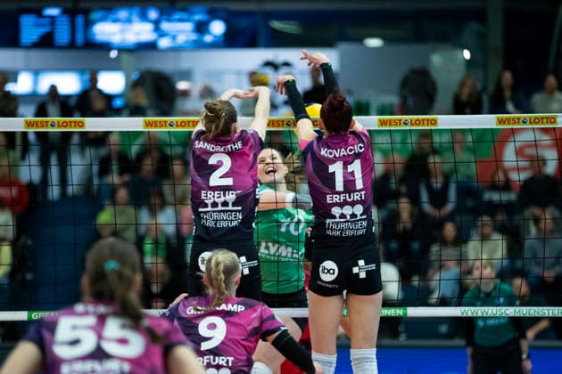 1. Volleyball Bundesliga Frauen: USC Münster vs. Schwarz-Weiss Erfurt; Münster; 14.03.2026 Amelie Strothoff ( 10; USC Münster) gegen Elizabeth Sandbothe ( 2; Schwarz-Weiss Erfurt) (links) und Isabel KovaÄiÄ‡ ( 11; Schwarz-Weiss Erfurt) (rechts) 1. Volleyball Bundesliga Frauen: USC Münster vs. Schwarz-Weiss Erfurt; Sporthalle Berg Fidel; 14.03.2026 Copyright: xBEAUTIFULxSPORTS Duehringx