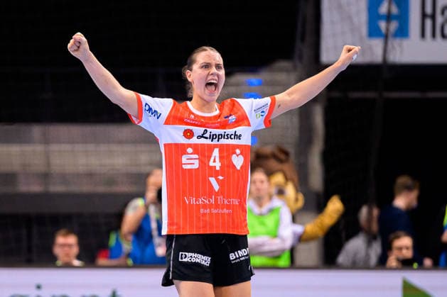 Handball: DHB-Pokal, Halbfinale, Borussia Dortmund - HSG Blomberg-Lippe Andrea Jacobsen (Blomberg) Jubel Freude Emotion Stuttgart Porsche Arena Baden-Württemberg Deutschland