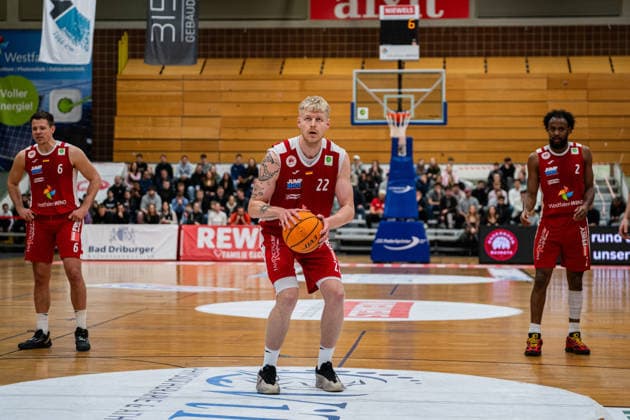 Paderborn Baskets (GER) vs. Bayer Giants Leverkusen (GER), Basketball, Barmer 2. Basketball Bundesliga Pro A, 27. Spieltag, 14.3.2026, Saision 2025 2026, Paderborn Aaron Kayser (Paderborn Baskets, 22) bei einem Freiwurf Paderborn Sportzentrum Maspernplatz Deutschland