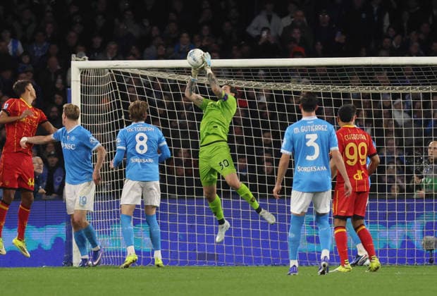 March 14, 2026, Napoli, Campania, ITALIA: Wladimiro Falcone of US Lecce During the 2025 26 Italian Serie A football match between SSC Napoli and Lecce on March 14, 2026, at the Diego Armando Maradona Stadium in Naples...Pictured: Serie A Football Match - 2025 26 Napoli Vs. Lecce  - ZUMAs236 20260314_aap_s236_134 Copyright: xFabioxSassox