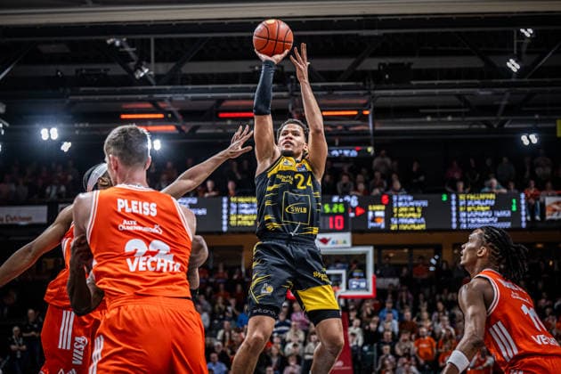 1. Basketball Bundesliga, easyCredit BBL, Saison 2025 2026, Herren, Hauptrunde, 24. Spieltag, 14.03.2026, RASTA Vechta - MHP Riesen Ludwigsburg Brandon Tischler ( 24 - MHP Riesen Ludwigsburg) beim Jumpshot Vechta RASTA Dome Niedersachsen Deutschland