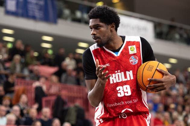 Tigers Tuebingen - RheinStars Koeln, Herren, 2. Bundesliga, Barmer 2. Basketball Bundesliga, pro A, 27. Spieltag, Spielzeit 2025 2026, 14.03.2026 Kenny Andre Calliste Keannou Baptiste (RheinStars Koeln, 39) gestikuliert