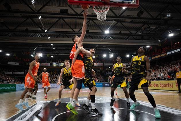GER, Basketball, easy Credit- BBL, Rasta Vechta vs MHP Riesen Ludwigsburg 14.03.2026, Rasta Dome, Vechta, GER, easy Credit-BBL, Rasta Vechta vs MHP Riesen Ludwigsburg , im Bild Tibor PLEIß PLEISS ( Rasta Vechta 22 ) Gavin SCHILLING ( MHP Riesen Ludwigsburg 34 ) Stefan SMITH ( MHP Riesen Ludwigsburg 3 ) Babacar SANE ( MHP Riesen Ludwigsburg 0 )