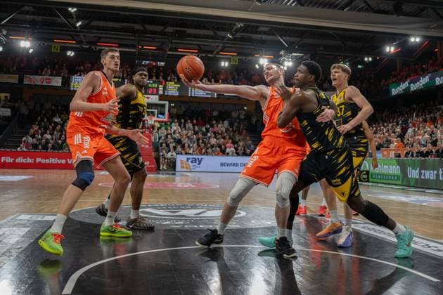 GER, Basketball, easy Credit- BBL, Rasta Vechta vs MHP Riesen Ludwigsburg 14.03.2026, Rasta Dome, Vechta, GER, easy Credit-BBL, Rasta Vechta vs MHP Riesen Ludwigsburg , im Bild Philipp KERKENHOFF ( Rasta Vechta 14 ) Babacar SANE ( MHP Riesen Ludwigsburg 0 )Tibor PLEIß PLEISS ( Rasta Vechta 22 )