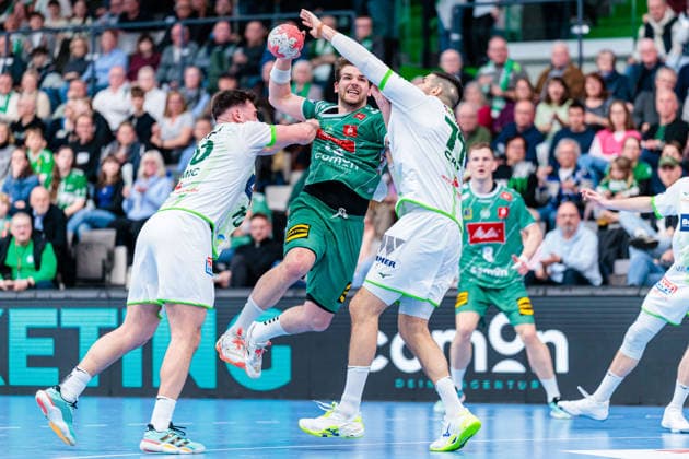 v.l. Josip Simic (HSG Wetzlar, 10), Ian Weber (GWD Minden, 13), Stefan Cavor (HSG Wetzlar, 77) GER, GWD Minden vs. HSG Wetzlar, Handball, 1. Bundesliga, 25. Spieltag, Spielzeit 2025 2026, 14.03.2026 GER, GWD Minden vs. HSG Wetzlar, Handball, 1. Bundesliga, 25. Spieltag, Spielzeit 2025 2026, 14.03.2026 Minden Copyright: xEibner-Pressefoto JanxRollingerx EP_JSK