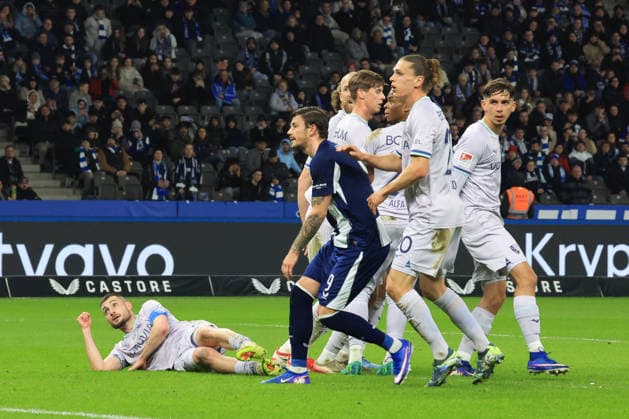 DEU, DFL, 2. FBL, Hertha BSC vs. VfL Bochum, 14.03.2026, Berliner Olympiastadion, Berlin, DEU, DFL, 2. FBL, Hertha BSC vs. VfL Bochum, im Bild Dawid Kownacki (Hertha BSC Berlin 9), Bochumer Mauer DFL - regulations prohibit any use of Photographs as image sequences and or quasi-video