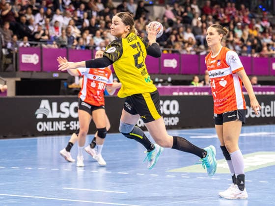 Kaja Kamp Nielsen (Borussia Dortmund, 21) kommt am Kreis frei zum Wurf, Borussia Dortmund vs. HSG Blomberg-Lippe, Handball, DHB Pokal Haushahn Final 4, Spielzeit 2025 2026, 14.03.2026 Borussia Dortmund vs. HSG Blomberg-Lippe, Handball, DHB Pokal Haushahn Final 4, Spielzeit 2025 2026, 14.03.2026 Stuttgart Copyright: xMichaelxSchmidt Eibner-Pressefotx EP_MST