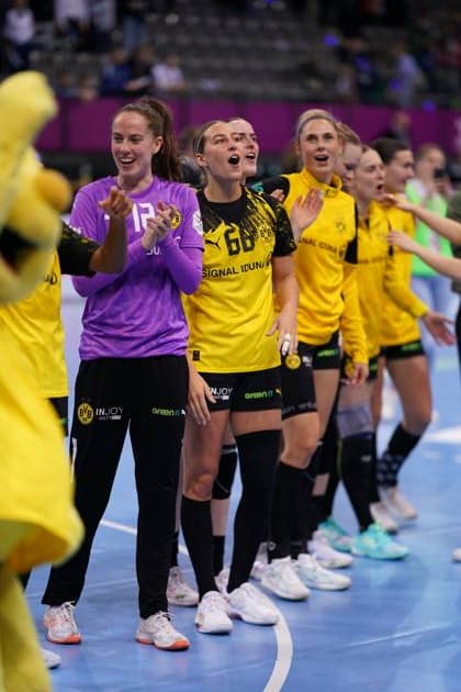 Szene mit Sarah Wachter (12; Borussia Dortmund) Haushahn Final4 2. Halbfinale Borussia Dortmund vs HSG Blomberg-Lippe