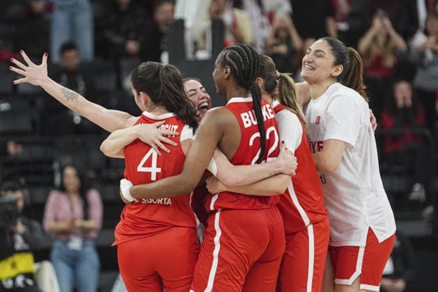 Turkiye v Japan - FIBA Women’s World Cup Qualifiers ISTANBUL, TURKIYE - MARCH 14: Turkiye players celebrate after winning the the FIBA Women’s World Cup Qualifiers Group C match against Japan at the Turkcell Basketball Development Center in Istanbul, Turkiye on March 14, 2026. Beyza Comert Anadolu Istanbul Turkey. Editorial use only. Please get in touch for any other usage.  Copyright: x2026xAnadoluxBeyzaxComertx
