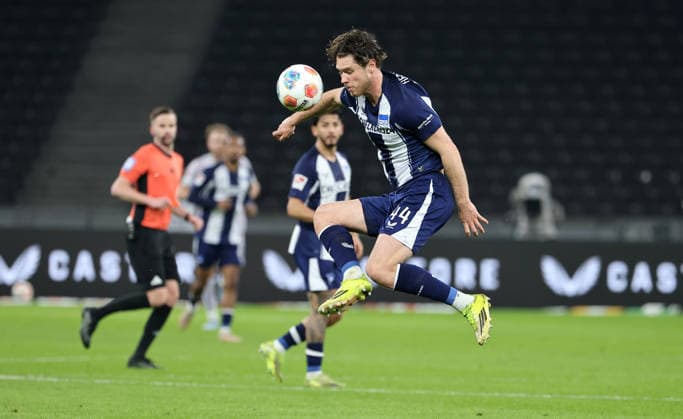 Linus Gechter am Ball Einzelbild Freisteller Aktion Fußball Fussball DFL 2. Bundesliga Herren 26. Spieltag Saison 2025 2026 14.03.2026 Hertha BSC Berlin vs. VfL Bochum DFL regulations prohibit any use of photographs as image sequences and or quasi-video