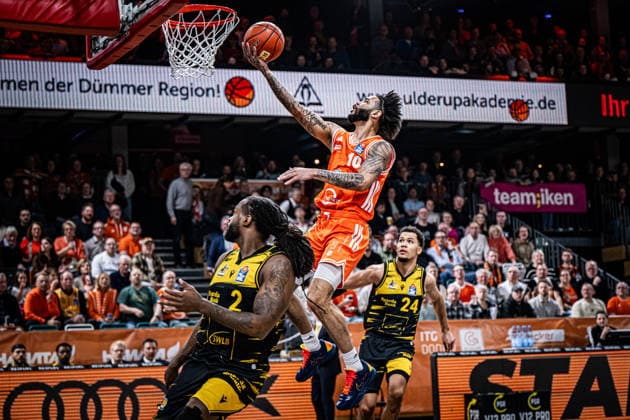 1. Basketball Bundesliga, easyCredit BBL, Saison 2025 2026, Herren, Hauptrunde, 24. Spieltag, 14.03.2026, RASTA Vechta - MHP Riesen Ludwigsburg Tevin Brown ( 10 - RASTA Vechta) beim Korbleger Vechta RASTA Dome Niedersachsen Deutschland