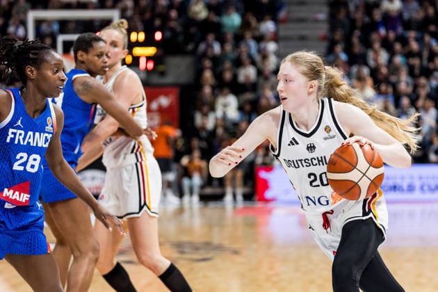LYON-VILLEURBANNE, FRANCE - MARCH 14: Frieda Buehner (Bühner, Buhner Germany, 20) controls the ball during the FIBA Women™s World Cup Qualifying Tournament match between Germany (GER) vs. France (FRA) at Astroballe on matchday 3 of the FIBA Women™s World Cup Qualifying Tournament on March 14, 2026 in Lyon-Villeurbanne, France. France Copyright: xSteffiexWunderlx