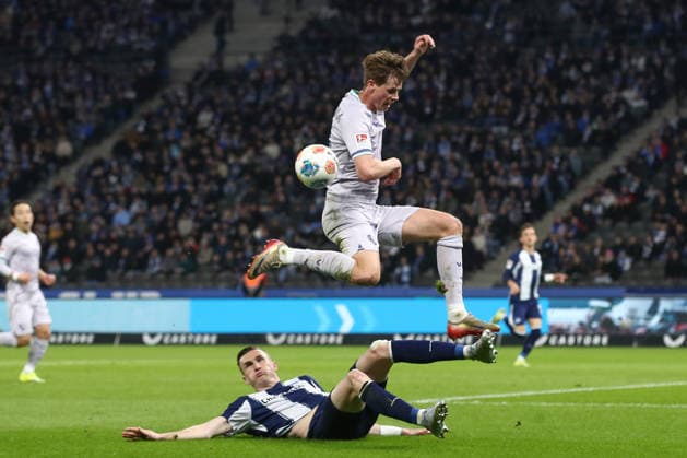 14.03.2026, xtgx, Fussball - 2.Bundesliga Hertha BSC Berlin - VfL Bochum emspor, Oliver Olsen (Bochum, 13), Niklas Kolbe (Hertha, 27) Zweikampf, Duell, Kampf, tackle (DFL DFB REGULATIONS PROHIBIT ANY USE OF PHOTOGRAPHS as IMAGE SEQUENCES and or QUASI-VIDEO) Berlin