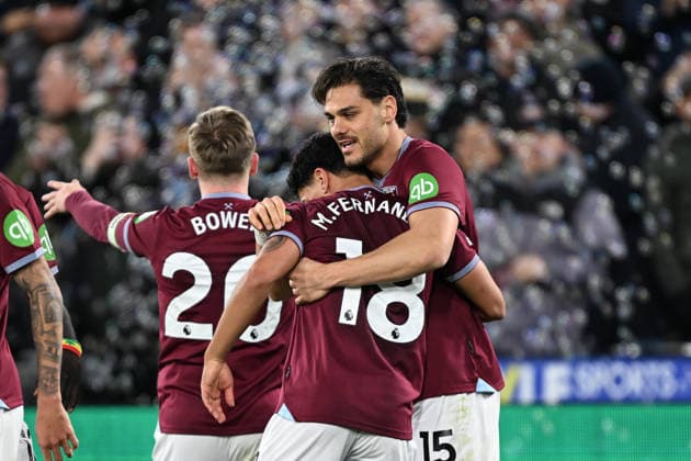 West Ham United v Manchester City, Premier League **GOAL** West Ham United defender Konstantinos Mavropanos (15) GOAL scores 1-1 and celebrates during the Premier League match between West Ham United and Manchester City at the London Stadium, London, UK on 14 March 2026. London London Stadium UK Editorial use only DataCo restrictions apply See www.football-dataco.com , Copyright: xSimonxTraylenx PSI-23900-0032