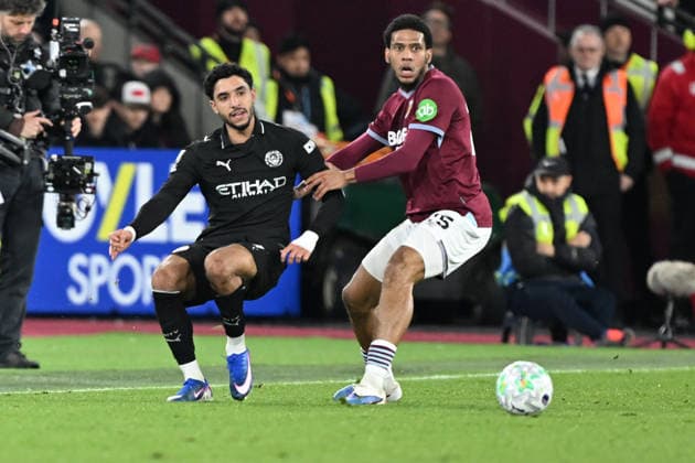West Ham United v Manchester City, Premier League Manchester City forward Omar Marmoush (7) and West Ham United defender Jean-Clair Todibo (25) battles for possession during the Premier League match between West Ham United and Manchester City at the London Stadium, London, UK on 14 March 2026. London London Stadium UK Editorial use only DataCo restrictions apply See www.football-dataco.com , Copyright: xSimonxTraylenx PSI-23900-0044
